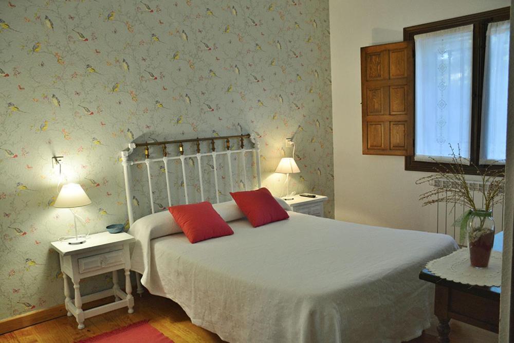 Hospedium Hostal Almanzor นาวาร์เรดอนดา เด เกรโดส ภายนอก รูปภาพ