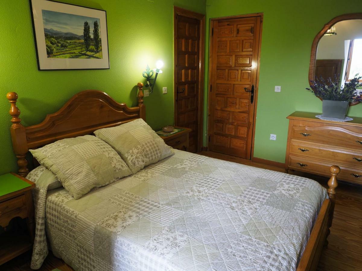 Hospedium Hostal Almanzor นาวาร์เรดอนดา เด เกรโดส ภายนอก รูปภาพ